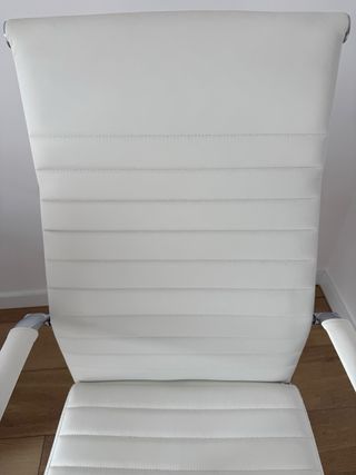 Silla de oficina ergonómica blanca nueva