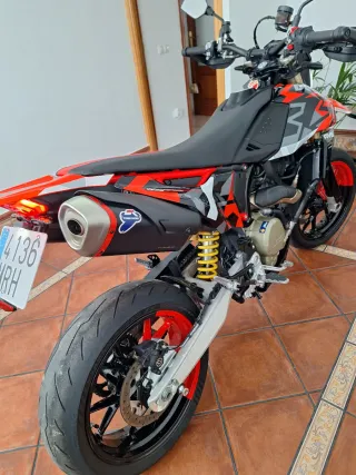 Ducati Hypermotard 698 RVE Pack Performance