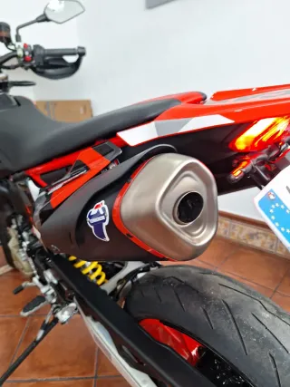 Ducati Hypermotard 698 RVE Pack Performance