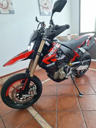 Ducati Hypermotard 698 RVE Pack Performance