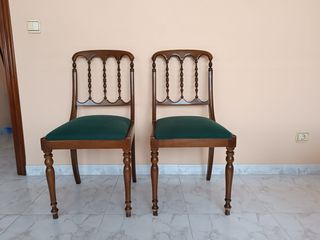 Juego de 2 sillas de madera