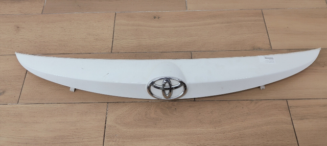 MOLDURAS TRASERAS TOYOTA AURIS 1.6 I 132 76811027