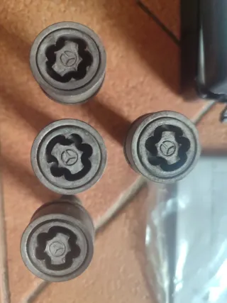 Tornillos Antirrobo Mercedes-Benz B66470155