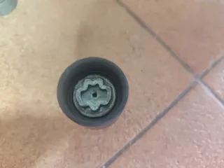 Tornillos Antirrobo Mercedes-Benz B66470155