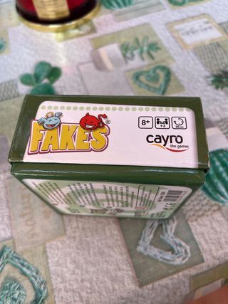 Juego de mesa FAKES