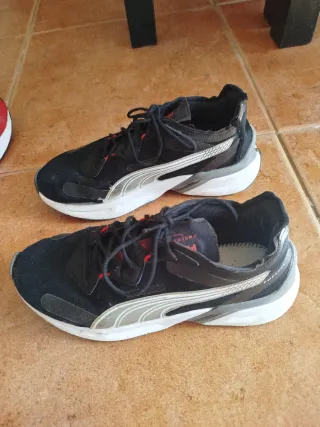 Zapatillas Puma Talla 42 Negras y blancas