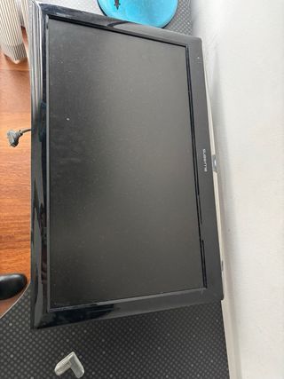 4 Televisores Blusens Negro