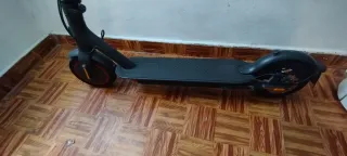 Patinete Eléctrico Xiaomi Negro con cargador