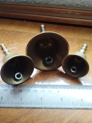 Conjunto de 3 campanas de bronce.