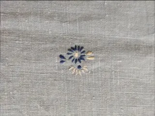 Mantel cuadrado de hilo