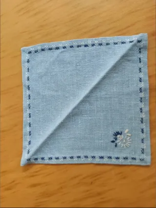 Mantel cuadrado de hilo