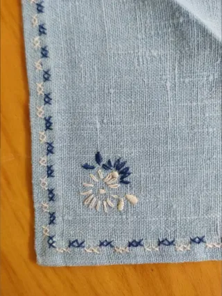 Mantel cuadrado de hilo