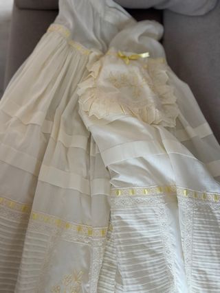 Enaguas vintage con detalles amarillos