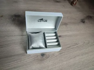 Caja para reloj Lotus