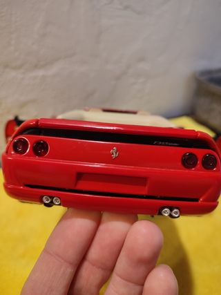 Ferrari 355 spider 1:18 hot wheels