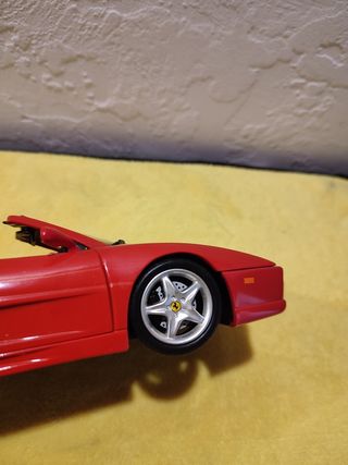 Ferrari 355 spider 1:18 hot wheels