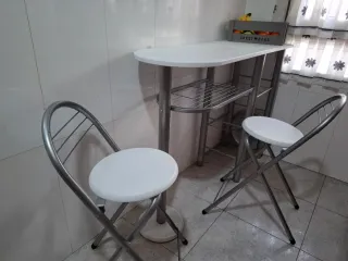 Mesa y 2 Sillas Plegables