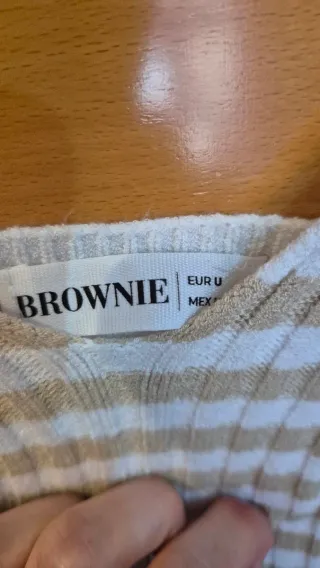 Top de punto con rayas beige y blanco