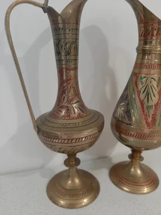 Coppia anforette in ottone decorate