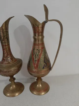 Coppia anforette in ottone decorate