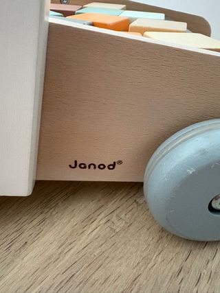 Carrito primeros pasos Janod con bloques Andador