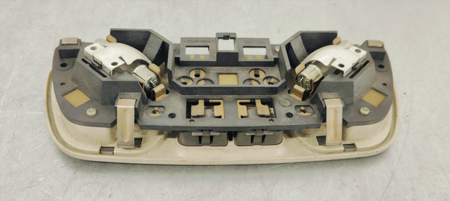 LUZ INTERIOR VOLVO XC90 2.4 D5 163 4X4 9178936