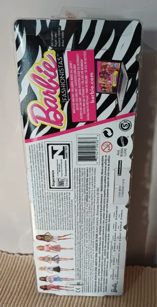 Barbie Fashionistas LA Girl