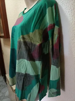 Camiseta mujer verde y morado