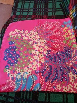 Enorme pañuelo foulard Art silk Pink Daisy.