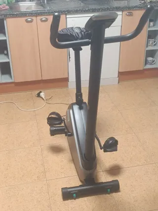 Bicicleta Estática Essential+06