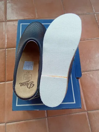 Zuecos Dian Piel Talla 37 Negros