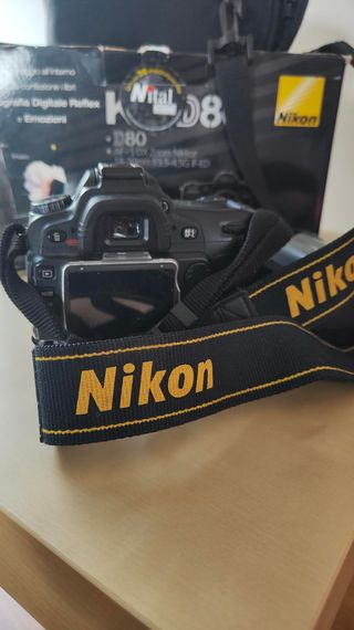 Nikon D80 Kit Reflex + Obiettivo