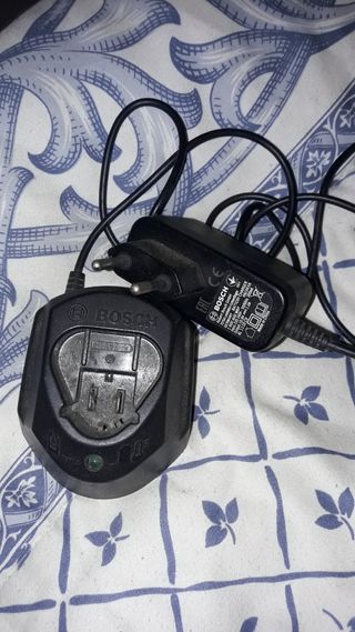 Taladro Bosch 12V con 2 baterías