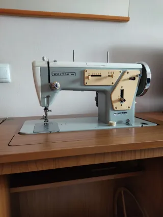 Máquina de coser Wertheim