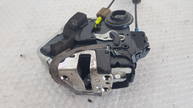 Serratura porta posteriore sinistra LEXUS IS200 (D