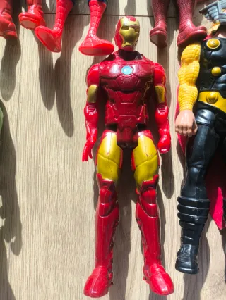 Muñecos Marvel Capitán América, Hulk, Thor, Iron M