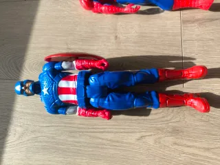 Muñecos Marvel Capitán América, Hulk, Thor, Iron M