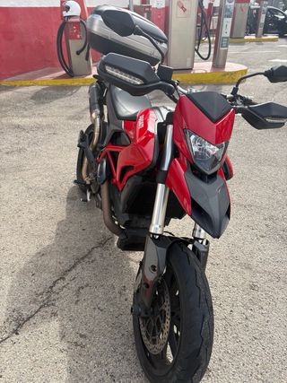 Ducati Hypermotard 939