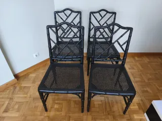 Juego de 4 sillas de madera negras