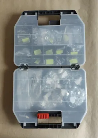 Caja organizadora de tornillos y tuercas