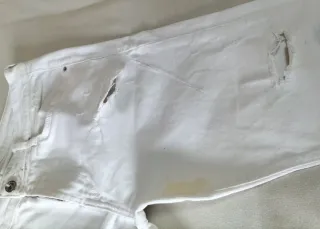 Pantalón vaquero ZARA blanco desgastado