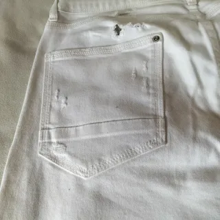 Pantalón vaquero ZARA blanco desgastado