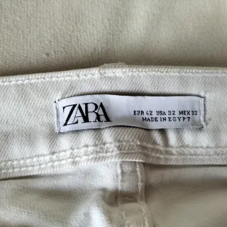 Pantalón vaquero ZARA blanco desgastado
