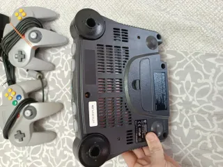 Nintendo 64. 7 Juegos + Dos mandos. Original