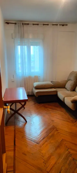 Alquilo piso a 5 minutos andando al centro