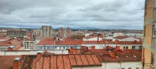 Alquilo piso a 5 minutos andando al centro