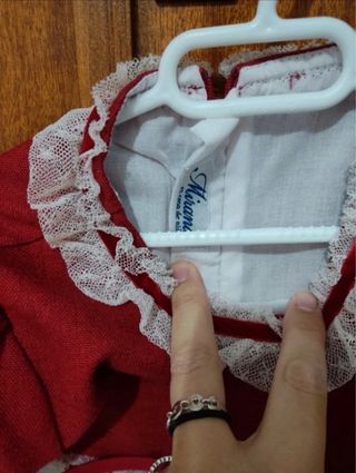 Vestido rojo y blanco con diadema