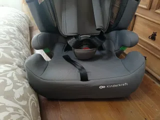 Silla de coche Kinderkraft gris