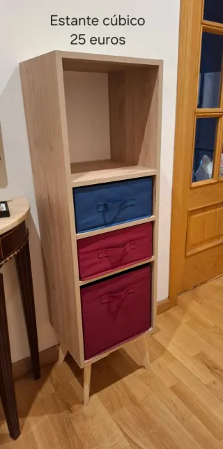 Estantería cúbica con cajones