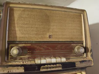 Radio Philips B4E92A Años 50